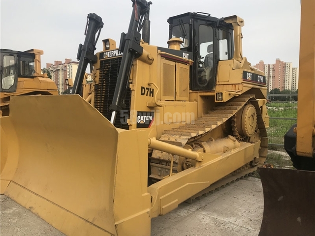 Cat D7H Bulldozer