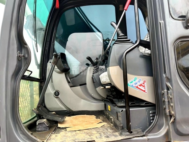 Kobelco SK260 