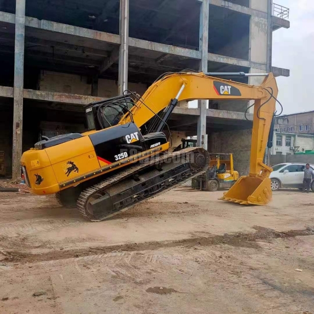 Caterpillar 325D2 