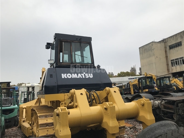 KOMATSU D85-21