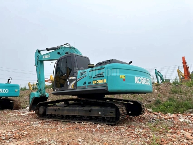 Kobelco SK260 