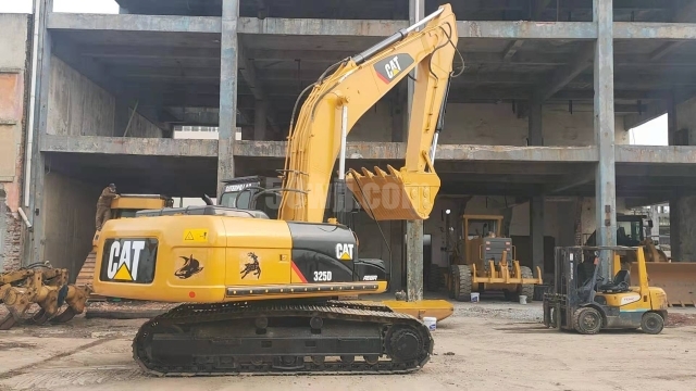 Caterpillar 325D2 