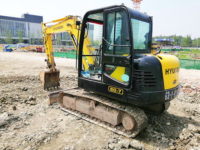 Hyundai R60-7 