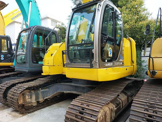 Kobelco SK235SR 