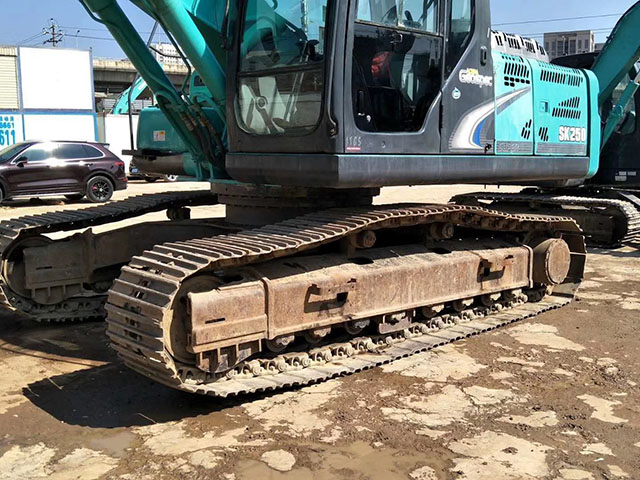 Kobelco SK250-8 