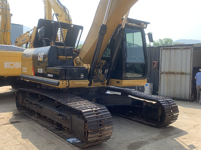 Caterpillar 323D 