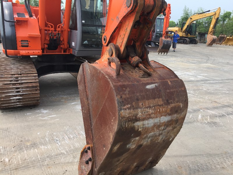 Hitachi ZX135 