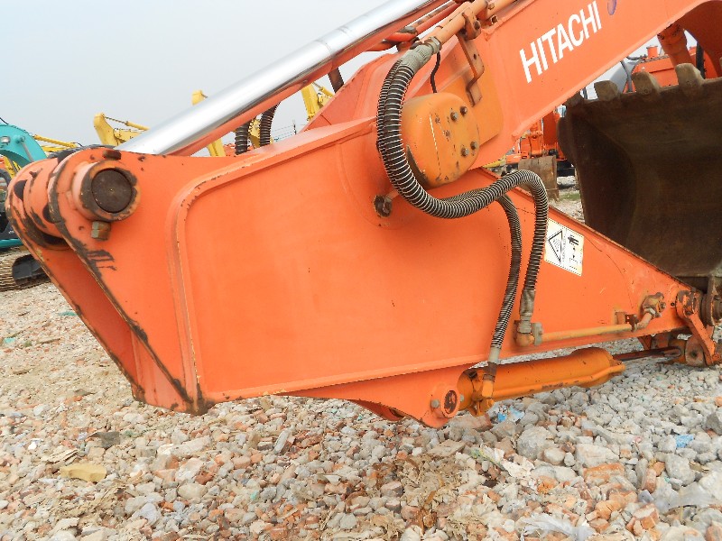 Hitachi ZX225US 