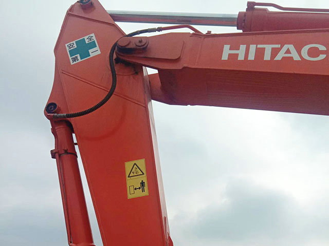 Hitachi ZX240-3G 