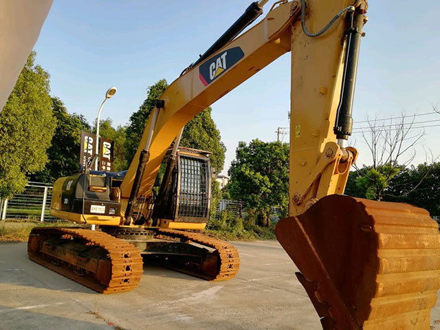 Caterpillar 326D2 