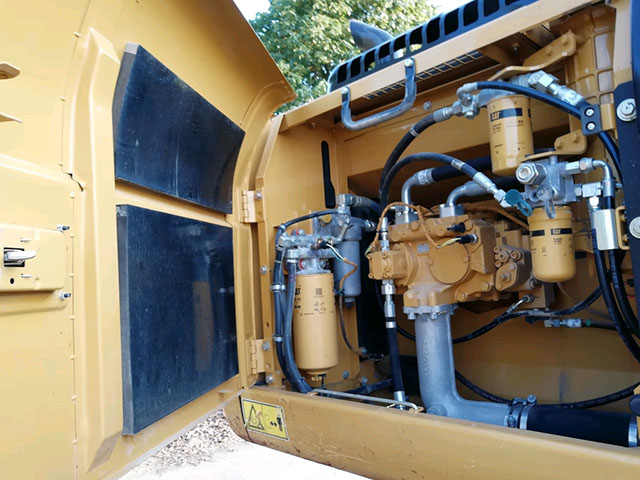 Caterpillar 326D2 