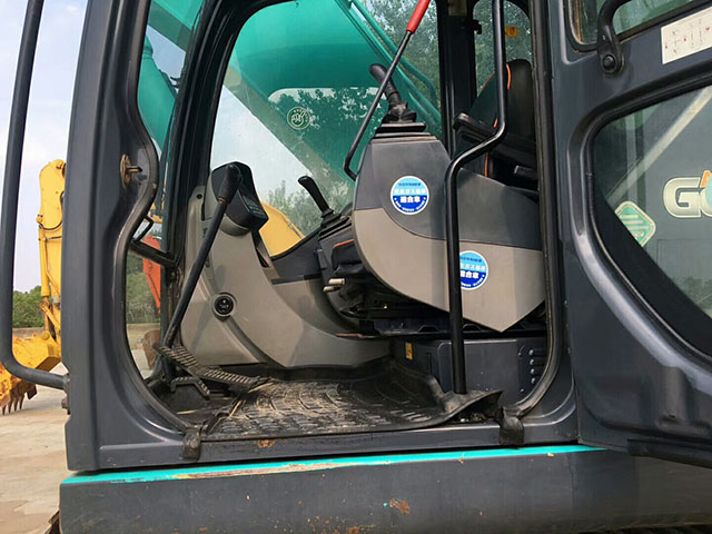 Kobelco SK200-12 