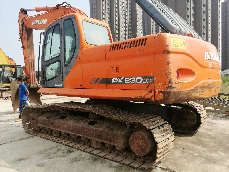 Doosan DX230 