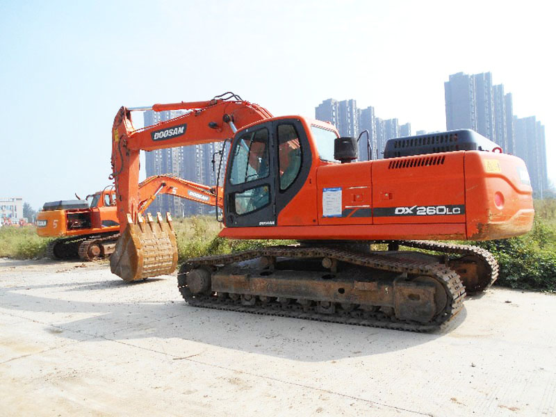 Doosan DX260 